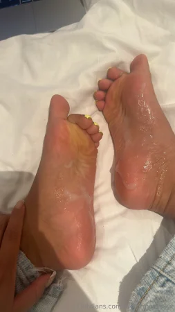 footprincessx_x Onlyfans leaked porn video and photo pack ( 1.9 GB )