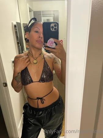 reverielove Onlyfans leaked video and photo pack (User Request) ( 2.6 GB )