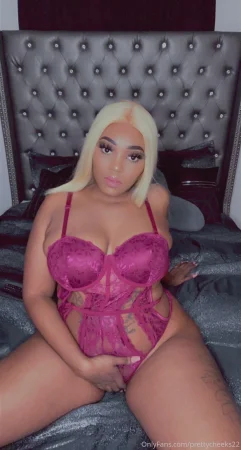 prettycheeks22 Onlyfans leaked 2025 video and photo pack ( 3.7 GB )